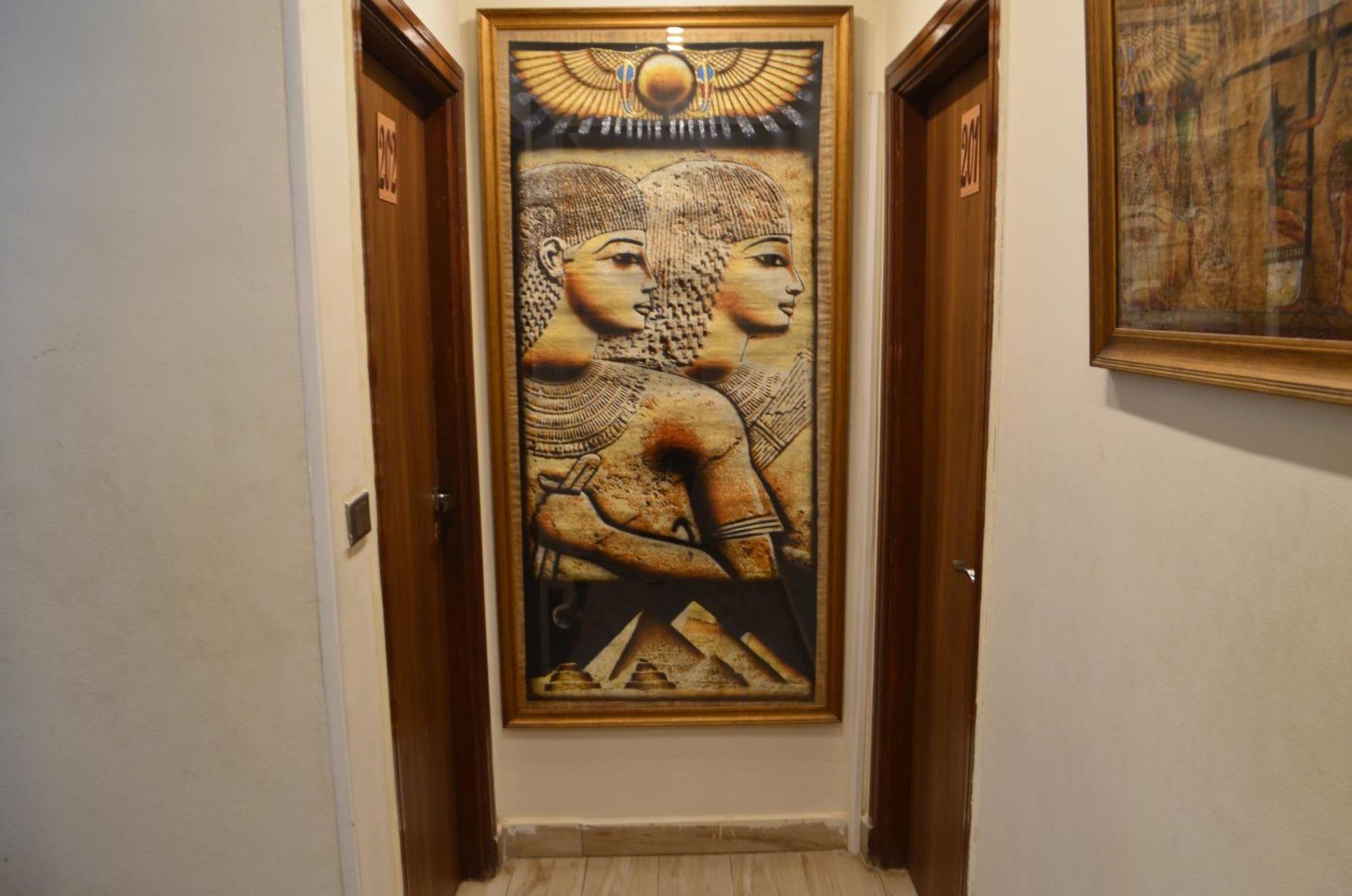 Queen Cleopatra Pyramids View Kafret el-Gabal Buitenkant foto