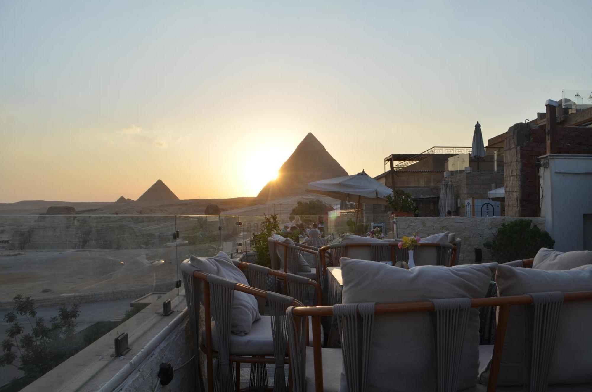 Queen Cleopatra Pyramids View Kafret el-Gabal Buitenkant foto